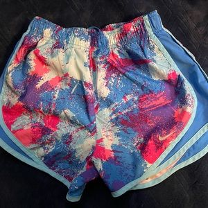size extra small Nike splatter print shorts